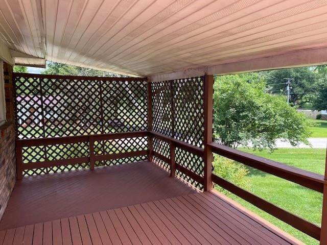 20. Single Family Homes for Sale at 1638 Chrissie Lane 1638 Chrissie Lane Maysville, Kentucky 41056 United States