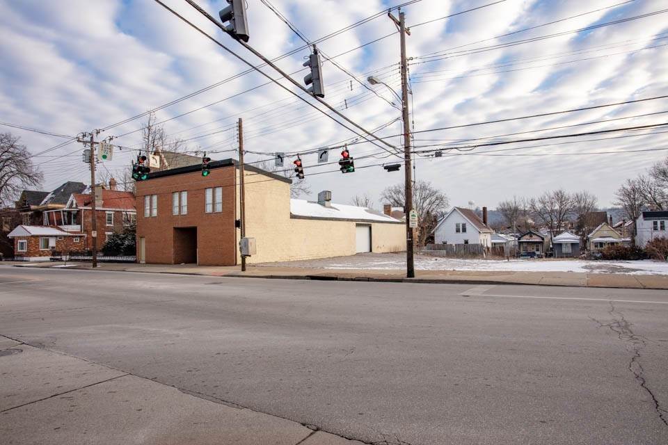 1. Commercial / Warehouse for Sale at 1904 Madison Avenue 1904 Madison Avenue Covington, Kentucky 41014 United States