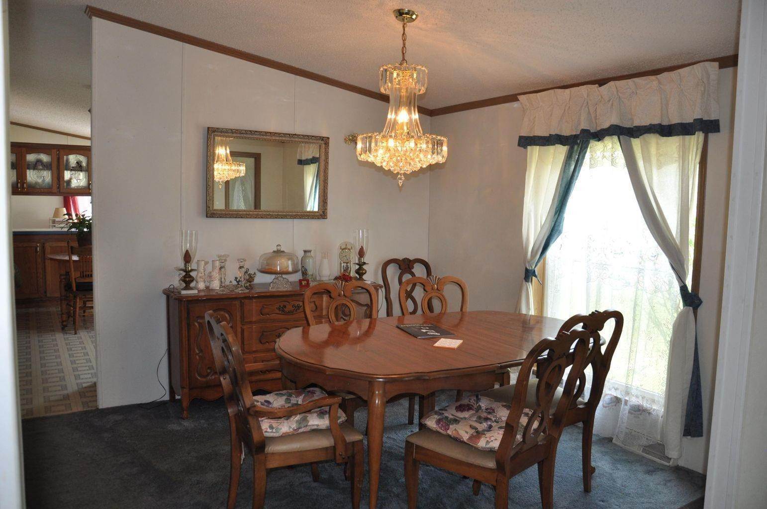 9. Single Family Homes for Sale at 2812 Maysville Road 2812 Maysville Road Carlisle, Kentucky 40311 United States