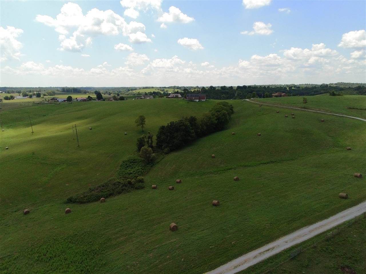 16. Single Family Homes for Sale at 597-595 Old 3L HWY 597-595 Old 3L HWY Falmouth, Kentucky 41040 United States