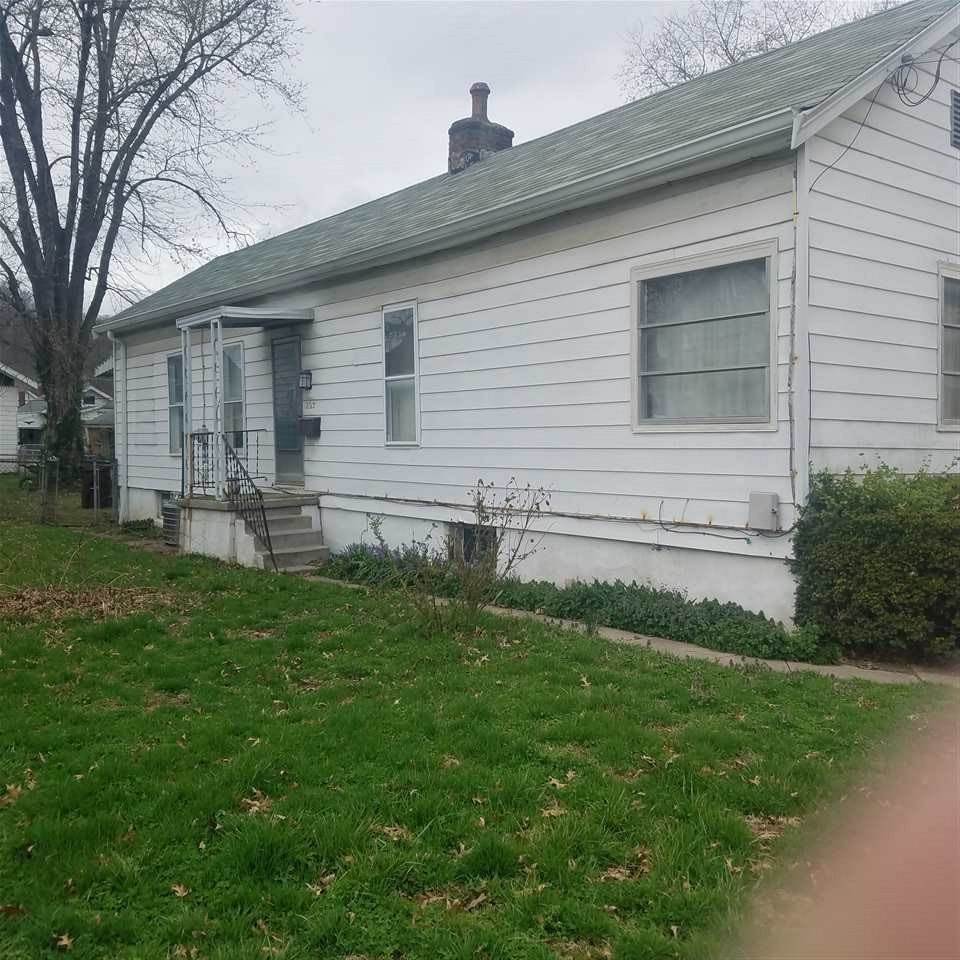 7. Single Family Homes for Sale at 2715 E Alexandria Avenue 2715 E Alexandria Avenue Latonia, Kentucky 41015 United States