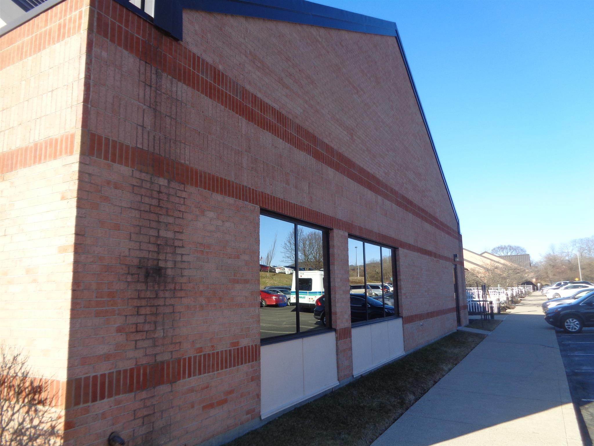 9. Offices for Sale at 2865 Chancellor Drive 2865 Chancellor Drive Crestview Hills, Kentucky 41017 United States