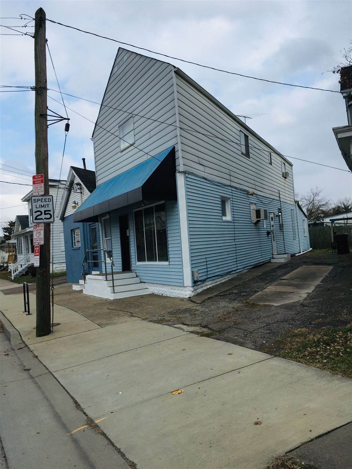 4. Business for Sale at 513 1/2 W Southern Avenue 513 1/2 W Southern Avenue Latonia, Kentucky 41015 United States