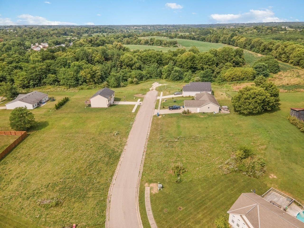 7. Single Family Homes for Sale at Lot 27 Summerfield Drive Lot 27 Summerfield Drive Dry Ridge, Kentucky 41035 United States
