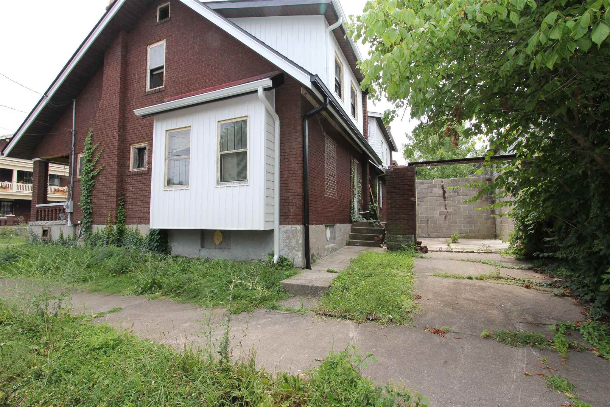 18. Single Family Homes for Sale at 2001 Glenway Avenue 2001 Glenway Avenue Covington, Kentucky 41014 United States