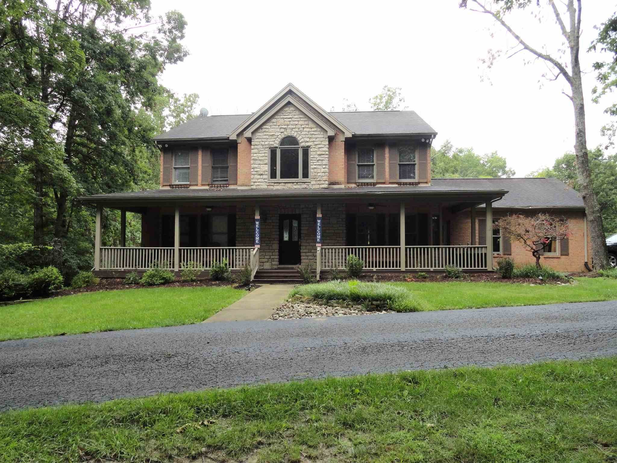 1. Single Family Homes for Sale at 1190 Lickert Road 1190 Lickert Road Alexandria, Kentucky 41001 United States