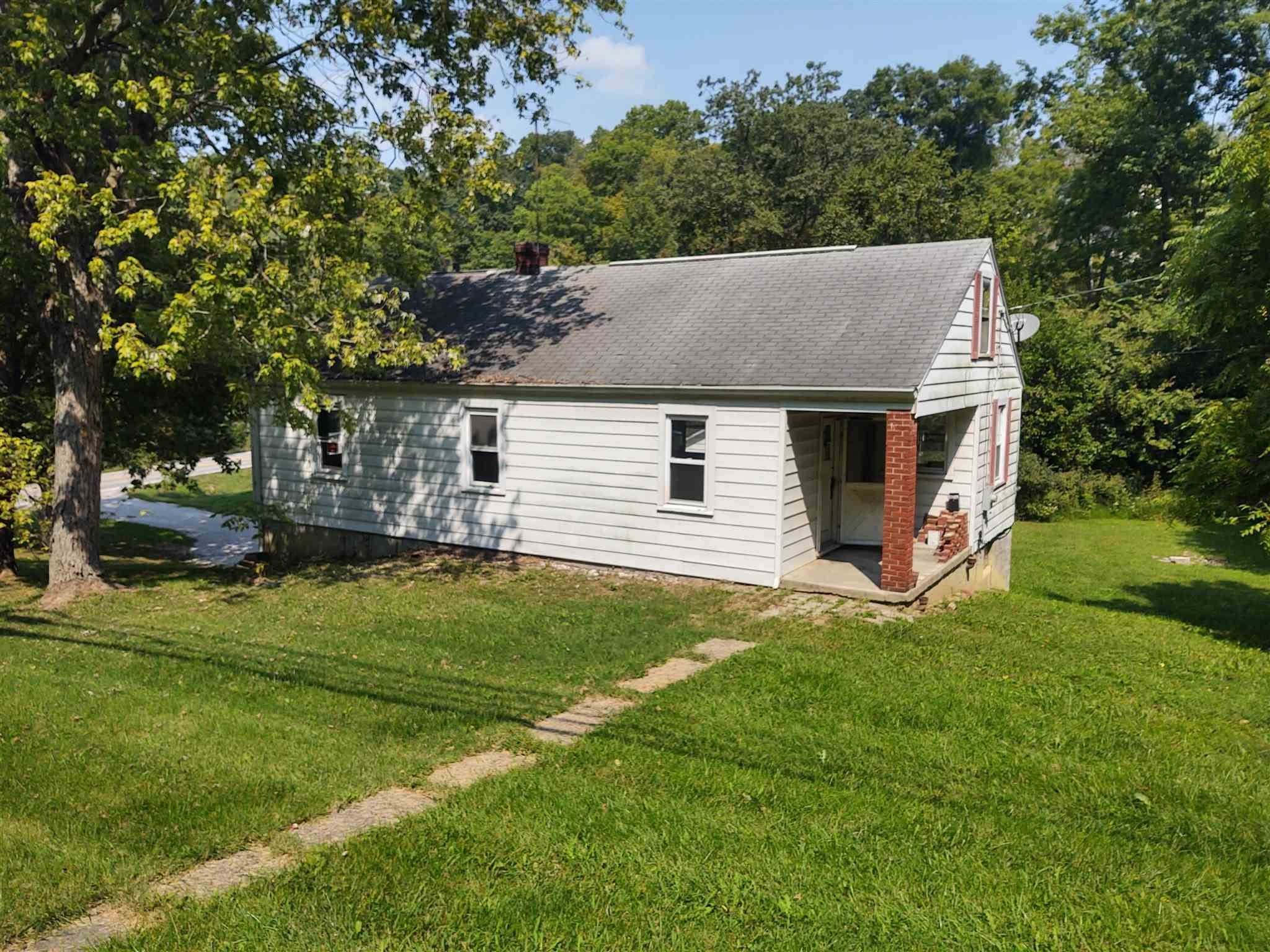 Single Family Homes for Sale at 2710 Senour Road 2710 Senour Road Independence, Kentucky 41051 United States