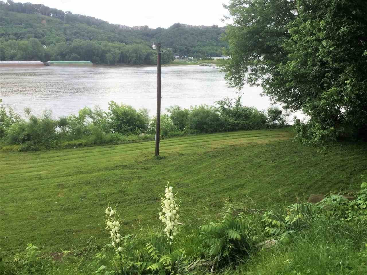 11. Single Family Homes for Sale at 4134 River Road 4134 River Road Hebron, Kentucky 41048 United States
