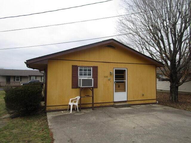 Single Family Homes 为 销售 在 505 Davis Street Ghent, 肯塔基州 41045 美国