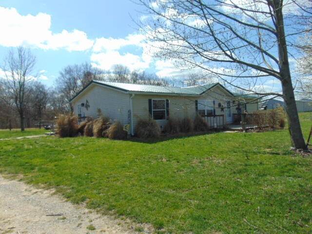 Single Family Homes por un Venta en 1085 Highway 227 New Liberty, Kentucky 40355 Estados Unidos