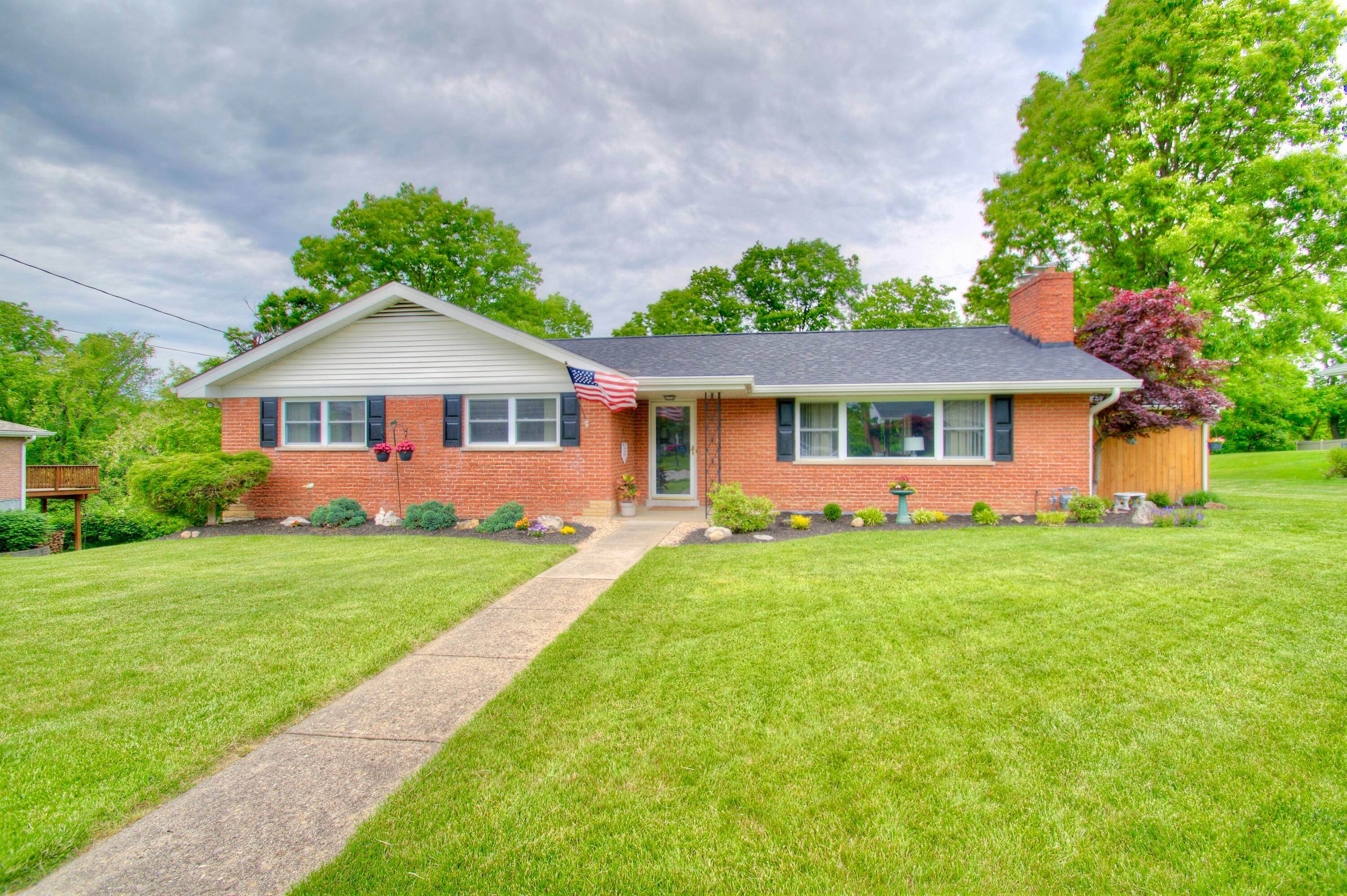 Single Family Homes 为 销售 在 1066 Blossom Drive Highland Heights, 肯塔基州 41076 美国