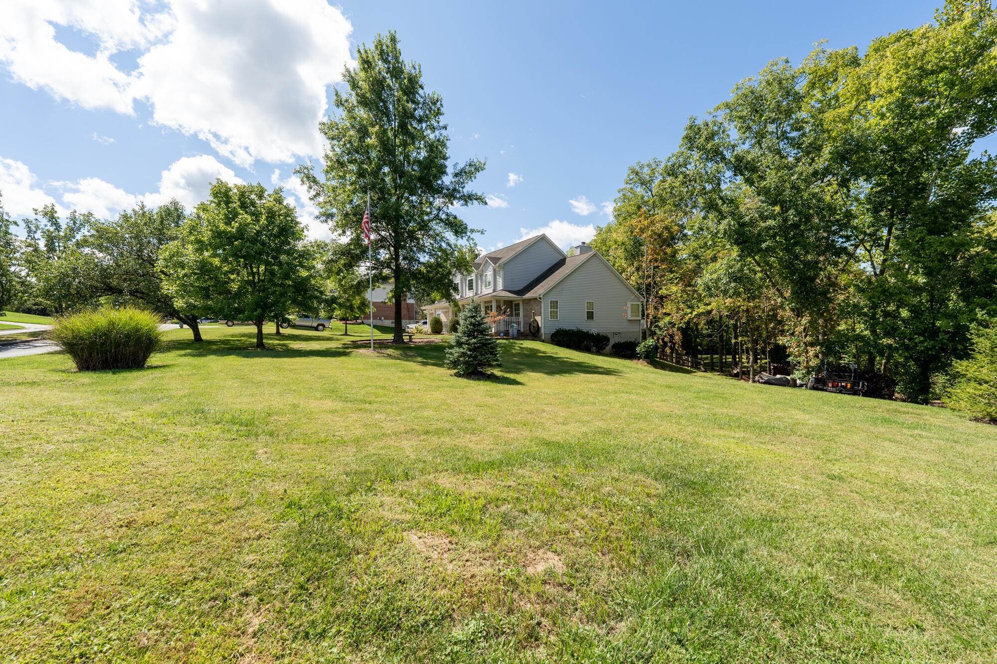 5. Single Family Homes for Sale at 10501 Cheshire Ridge Drive Florence, Kentucky 41042 United States