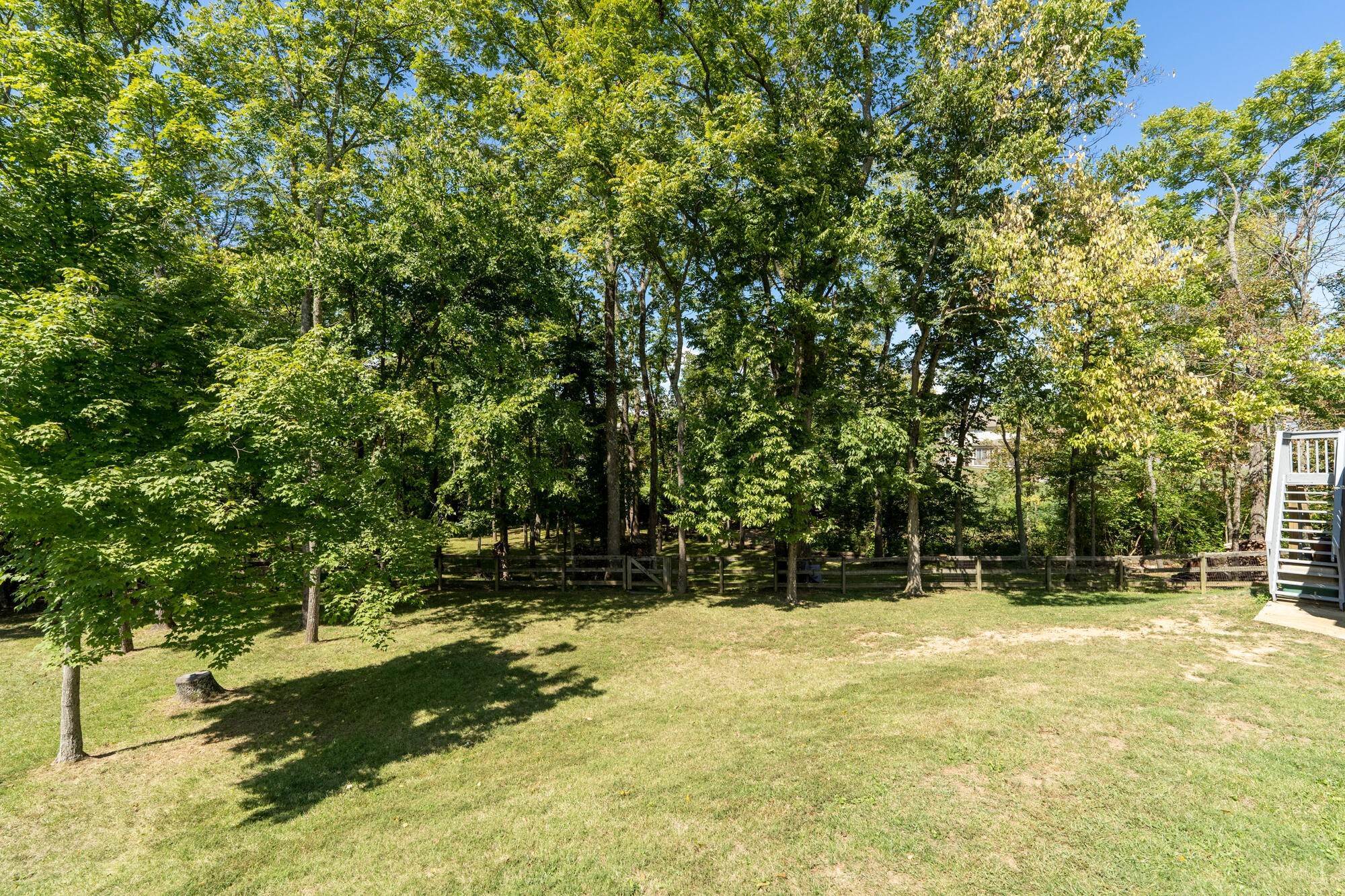 12. Single Family Homes for Sale at 10501 Cheshire Ridge Drive Florence, Kentucky 41042 United States