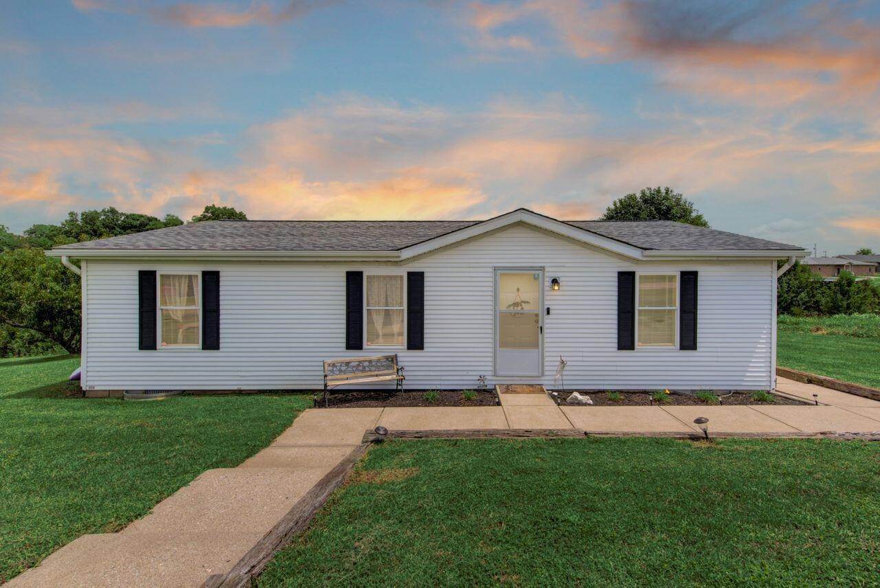 Single Family Homes 为 销售 在 88 Cardinal Drive Falmouth, 肯塔基州 41040 美国
