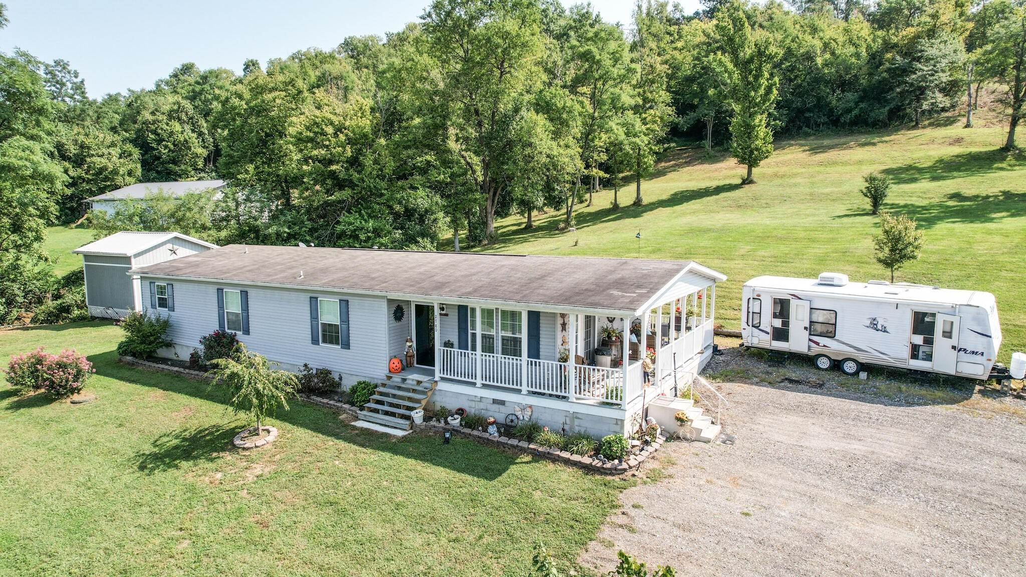 5. Single Family Homes for Sale at 2780 Lawrenceburg Ferry Road Petersburg, Kentucky 41080 United States