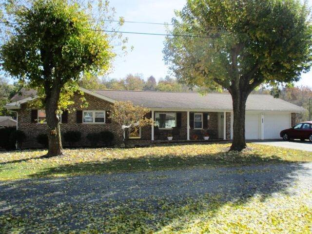 Single Family Homes for Sale at 215 Elm Street Falmouth, Kentucky 41040 United States
