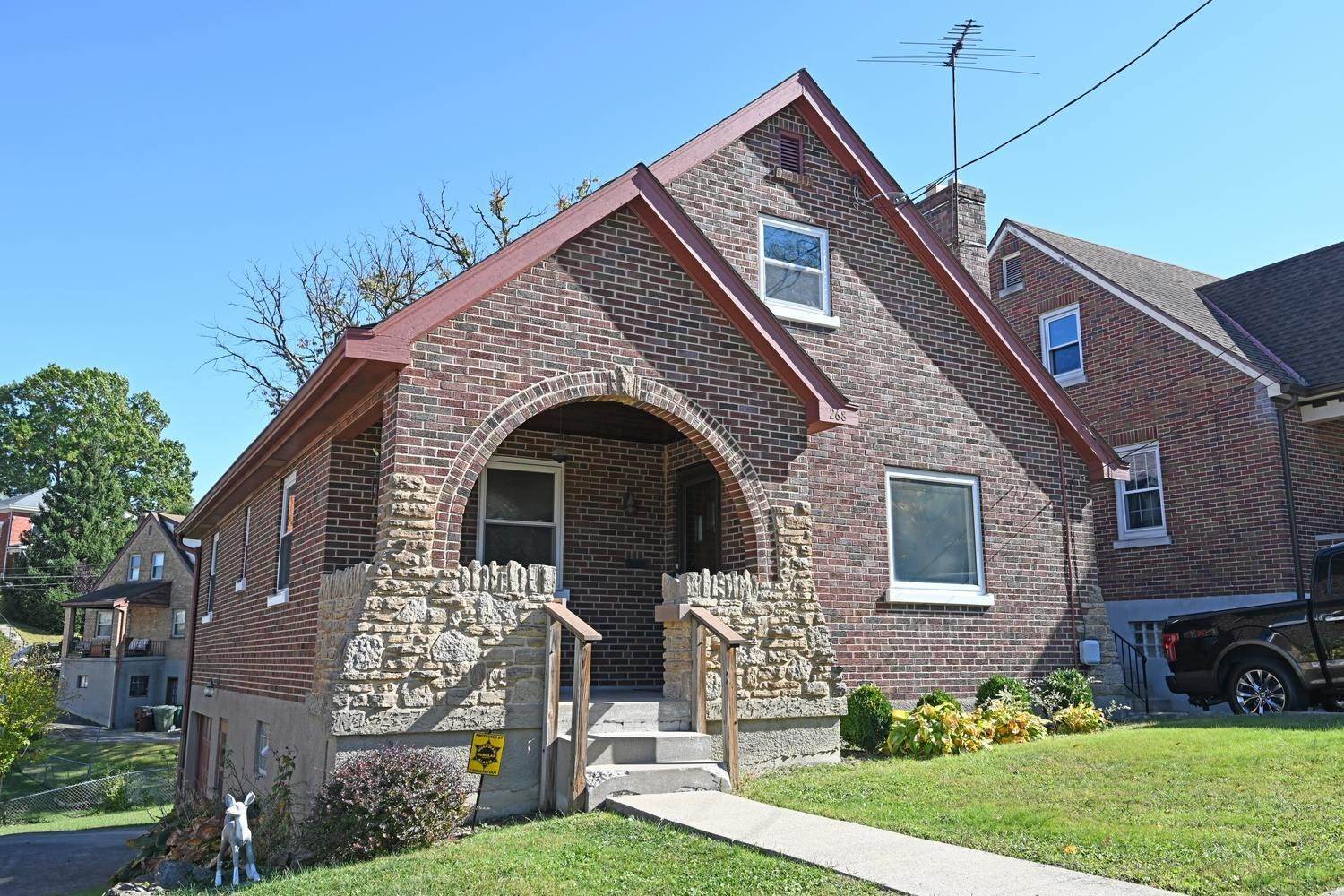 Single Family Homes 为 销售 在 268 Beech Road Southgate, 肯塔基州 41071 美国