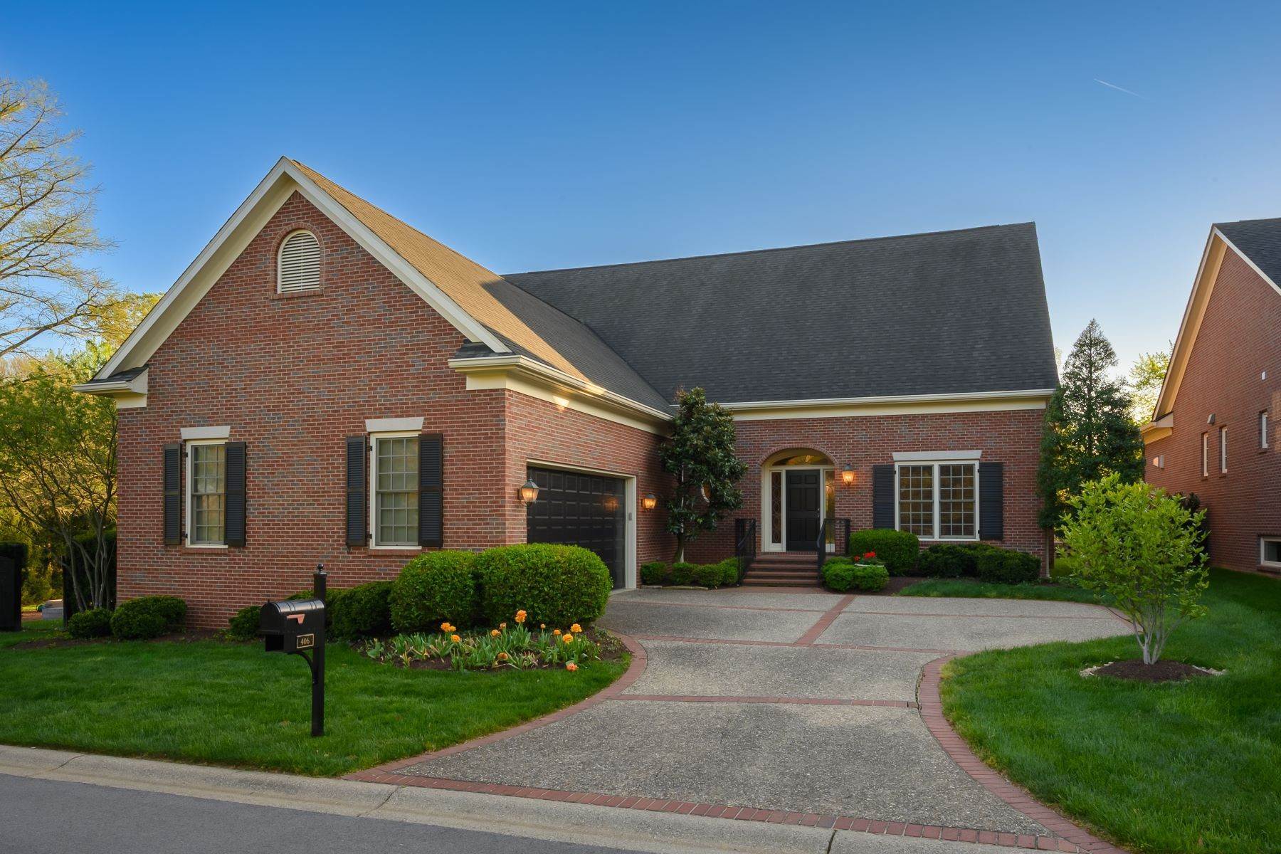 Single Family Homes 为 销售 在 406 Stonehaven Commons Court 路易斯维尔, 肯塔基州 40207 美国