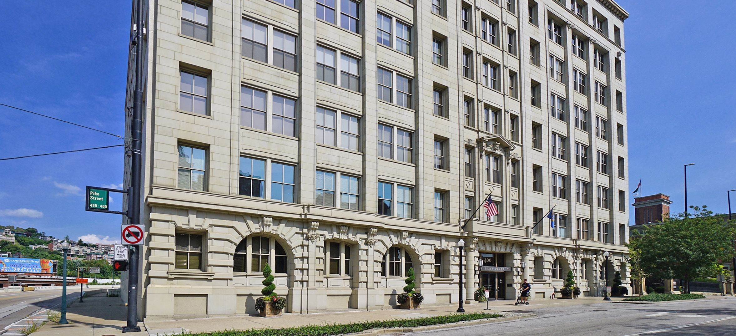 2. Condominiums for Sale at 400 Pike Street #914, Cincinnati, OH 45202 400 Pike Street #914 Cincinnati, Ohio 45202 United States