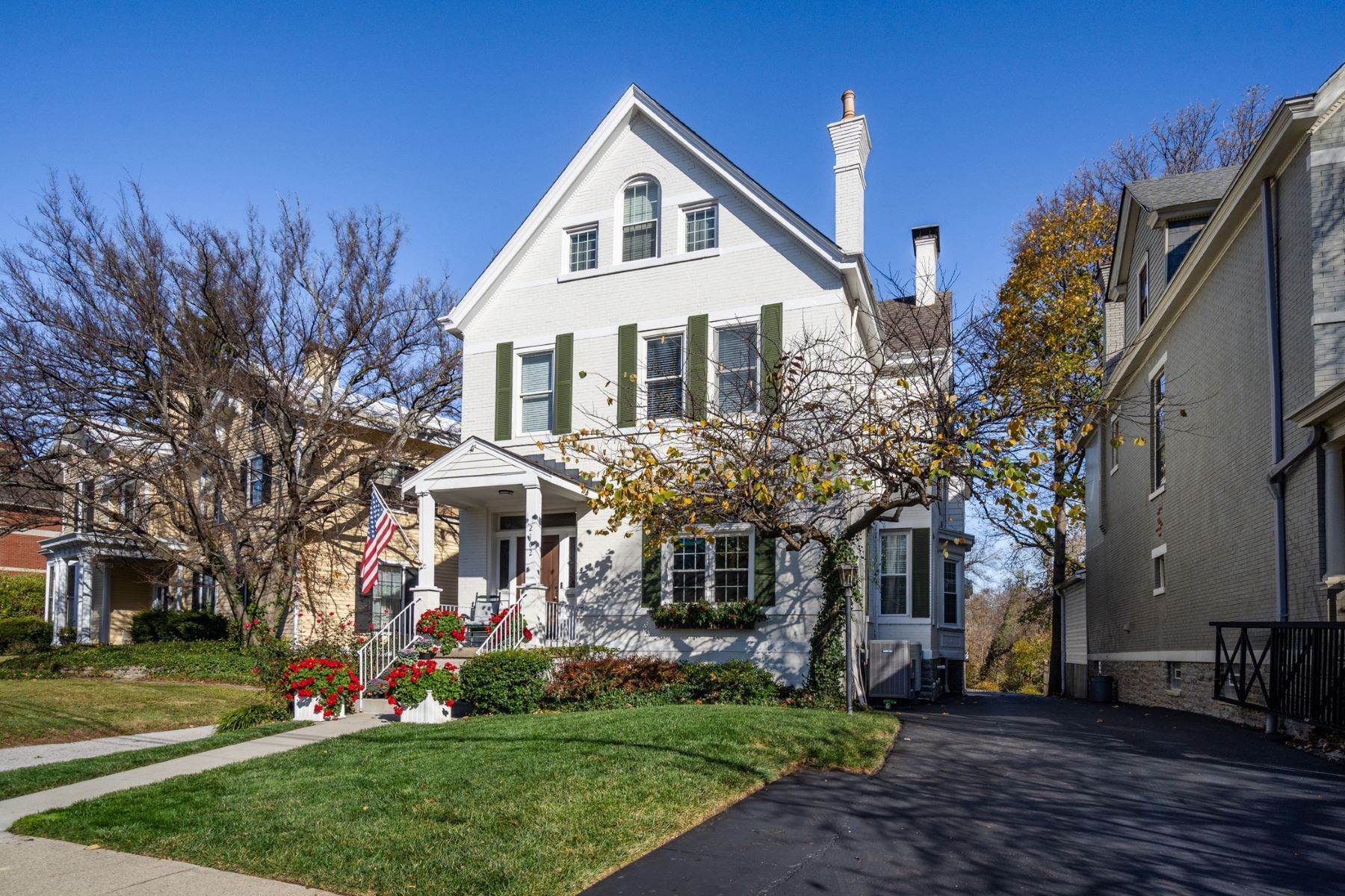 Single Family Homes 为 销售 在 2162 Grandin Road, Cincinnati, OH 45208 2162 Grandin Road 辛辛那提, 俄亥俄州 45208 美国