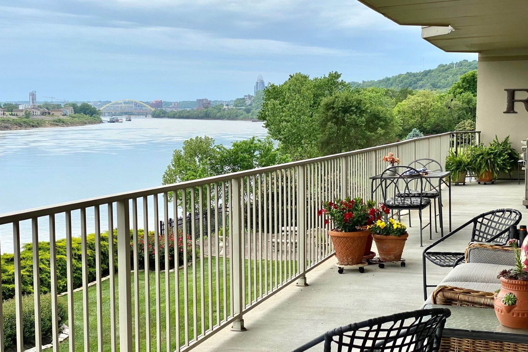 Condominiums for Sale at Serene One Level River View Condo 2233 Riverside Drive #2B Cincinnati, Ohio 45202 United States